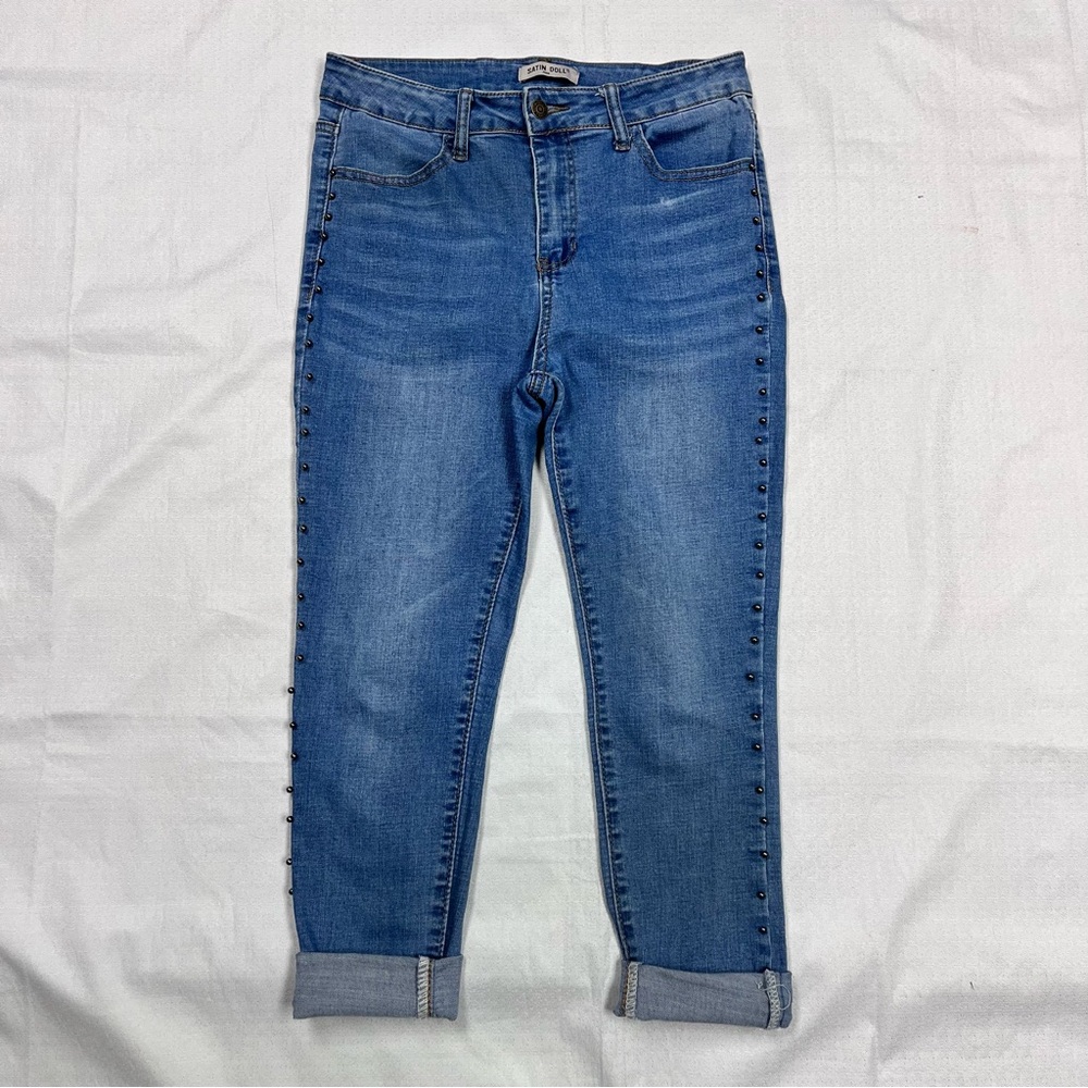 Satin Doll ladies light wash cropped jeans, size 6